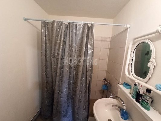 Продам однокомнатную (1-комн.) квартиру, Дивизионный 2-й пер, 1, Крымск г