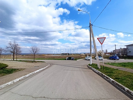 Продам однокомнатную (1-комн.) квартиру, Дивизионный 2-й пер, 1, Крымск г