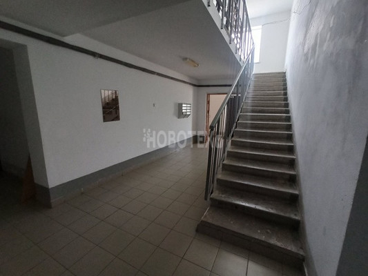 Продам однокомнатную (1-комн.) квартиру, Дивизионный 2-й пер, 1, Крымск г