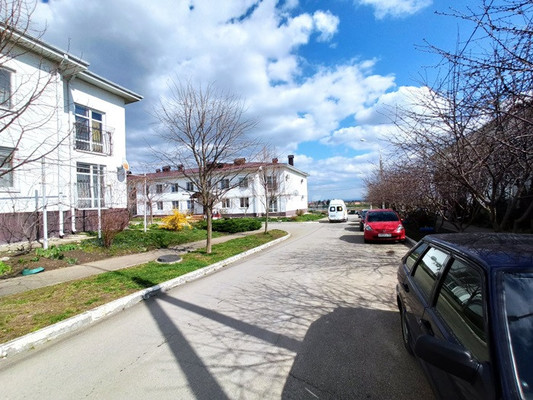 Продам однокомнатную (1-комн.) квартиру, Дивизионный 2-й пер, 1, Крымск г