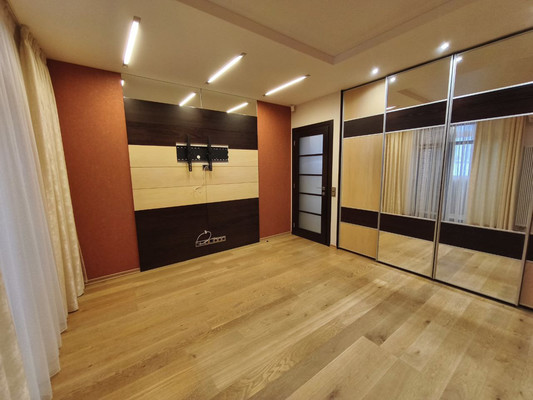 Продам двухкомнатную (2-комн.) квартиру, Сенная ул, 14, Рязань г