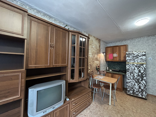 Продам комнату в 8-комн. квартире, Беринга ул, 32к2, Санкт-Петербург г