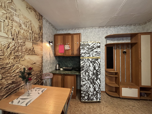 Продам комнату в 8-комн. квартире, Беринга ул, 32к2, Санкт-Петербург г