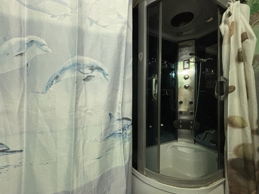 Продам комнату в 8-комн. квартире, Беринга ул, 32к2, Санкт-Петербург г