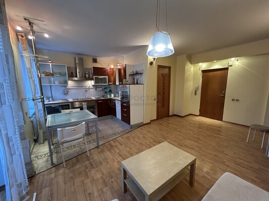 Продам двухкомнатную (2-комн.) квартиру, Мосфильмовская ул, 17/25, Москва г