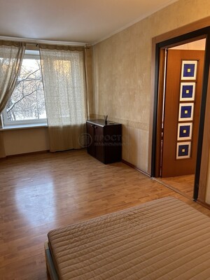 Продам двухкомнатную (2-комн.) квартиру, Мосфильмовская ул, 17/25, Москва г