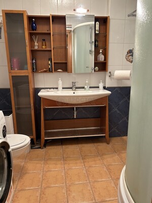 Продам двухкомнатную (2-комн.) квартиру, Мосфильмовская ул, 17/25, Москва г