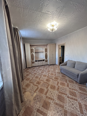 Сдам трехкомнатную (3-комн.) квартиру, Комендантский пр-кт, 40ак1, Санкт-Петербург г