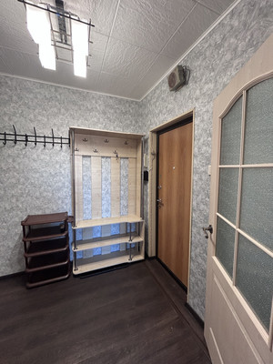 Сдам трехкомнатную (3-комн.) квартиру, Комендантский пр-кт, 40ак1, Санкт-Петербург г