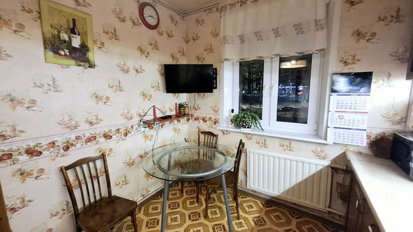 Продам двухкомнатную (2-комн.) квартиру, Бадаева ул, 11А, Санкт-Петербург г