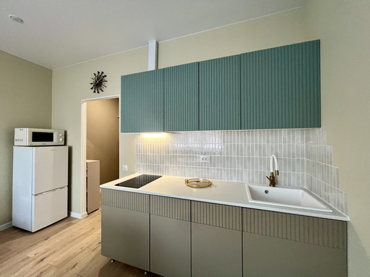 Продам трехкомнатную (3-комн.) квартиру, Лесной пр-кт, 37к1, Санкт-Петербург г