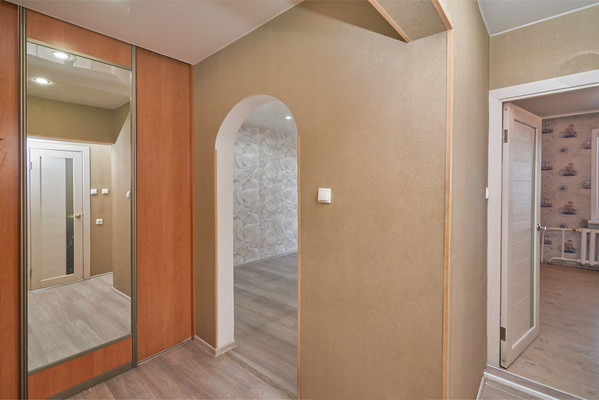 Продам двухкомнатную (2-комн.) квартиру, Муравьева ул, 2/3, Иркутск г