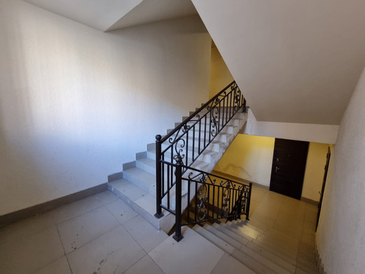 Продам трехкомнатную (3-комн.) квартиру, Шарданова ул, 50к3, Нальчик г