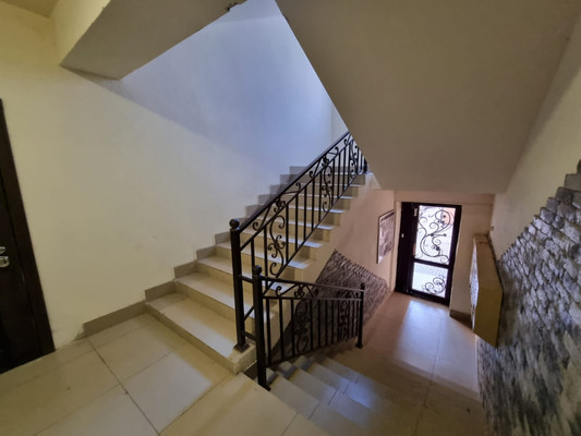 Продам трехкомнатную (3-комн.) квартиру, Шарданова ул, 50к3, Нальчик г