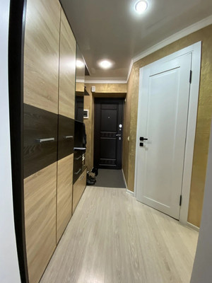 Продам трехкомнатную (3-комн.) квартиру, Ленинградская ул, 123а, Старая Станица ст-ца