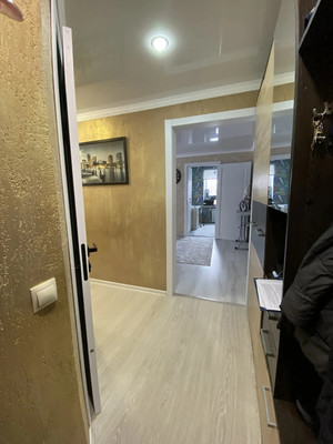 Продам трехкомнатную (3-комн.) квартиру, Ленинградская ул, 123а, Старая Станица ст-ца