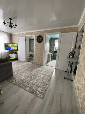 Продам трехкомнатную (3-комн.) квартиру, Ленинградская ул, 123а, Старая Станица ст-ца