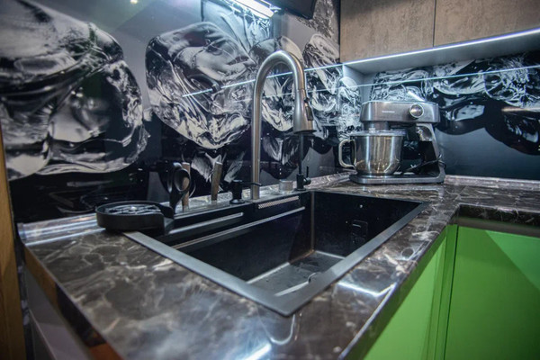 Продам двухкомнатную (2-комн.) квартиру, Ледокольный проезд, 9, Мурманск г