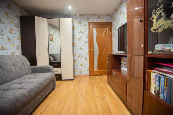 Продам двухкомнатную (2-комн.) квартиру, Ледокольный проезд, 9, Мурманск г