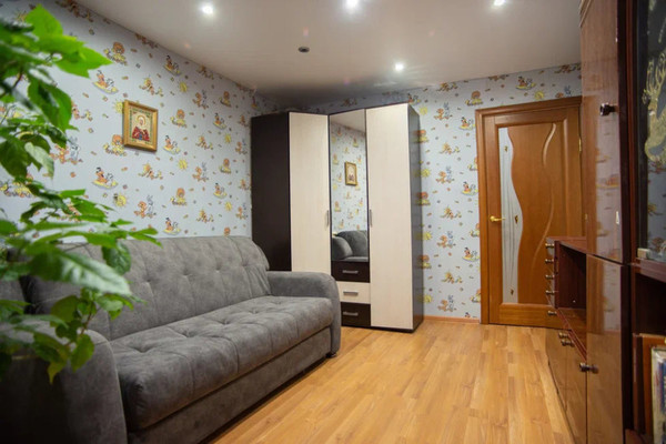 Продам двухкомнатную (2-комн.) квартиру, Ледокольный проезд, 9, Мурманск г