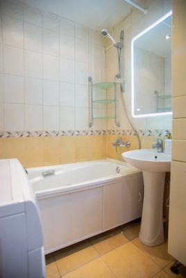 Продам двухкомнатную (2-комн.) квартиру, Ледокольный проезд, 9, Мурманск г