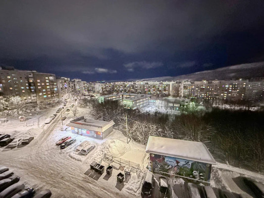 Продам двухкомнатную (2-комн.) квартиру, Ледокольный проезд, 9, Мурманск г