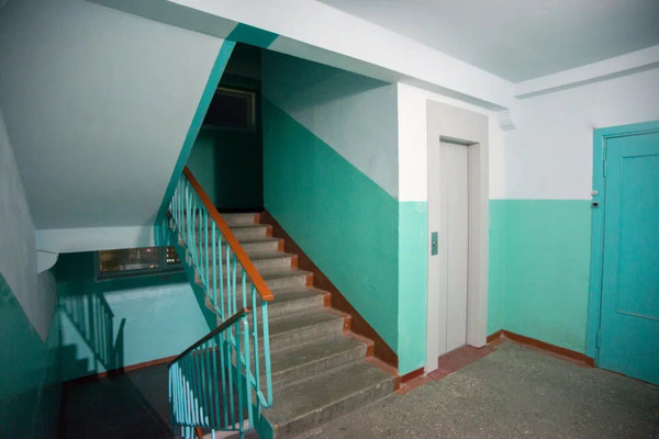 Продам двухкомнатную (2-комн.) квартиру, Ледокольный проезд, 9, Мурманск г