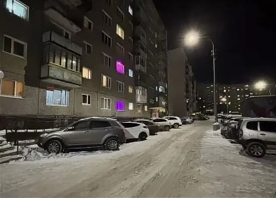 Продам двухкомнатную (2-комн.) квартиру, Ледокольный проезд, 9, Мурманск г