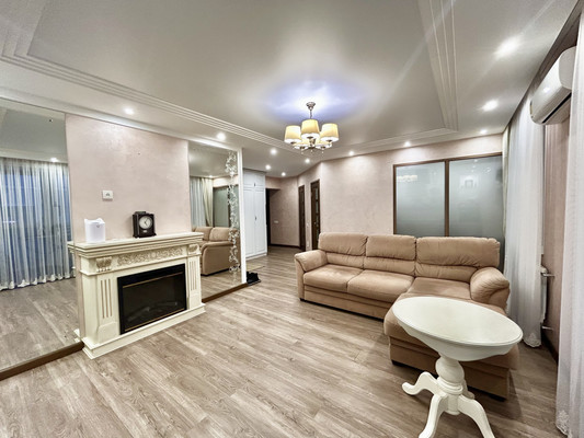 Продам двухкомнатную (2-комн.) квартиру, Одесская ул, 2в, Пенза г