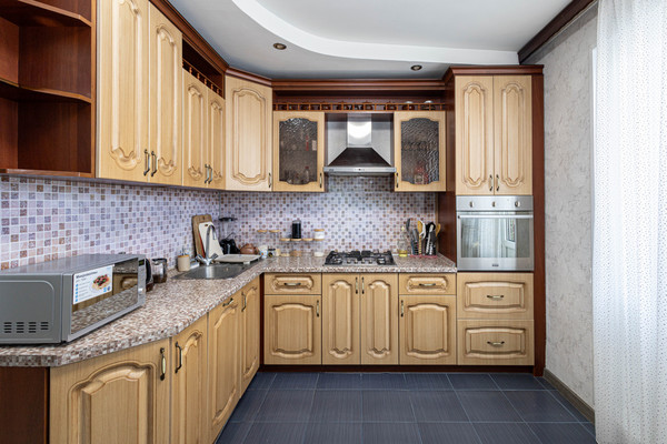 Продам трехкомнатную (3-комн.) квартиру, Энгельса ул, 12, Ханты-Мансийск г