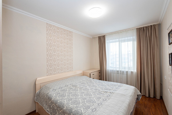 Продам трехкомнатную (3-комн.) квартиру, Энгельса ул, 12, Ханты-Мансийск г