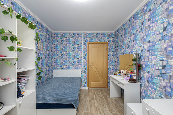 Продам трехкомнатную (3-комн.) квартиру, Энгельса ул, 12, Ханты-Мансийск г