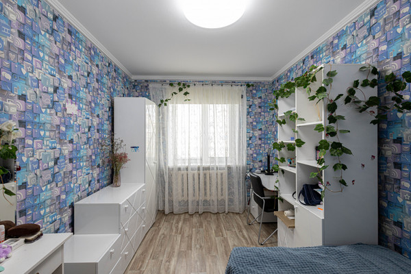 Продам трехкомнатную (3-комн.) квартиру, Энгельса ул, 12, Ханты-Мансийск г