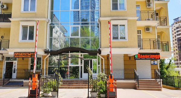 Продам двухкомнатную (2-комн.) квартиру, Цюрупы (Центральный р-н) ул, 4Б, Сочи г