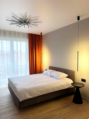 Продам двухкомнатную (2-комн.) квартиру, Орудийная ул, 1А, Калининград г