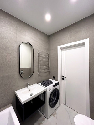 Продам двухкомнатную (2-комн.) квартиру, Орудийная ул, 1А, Калининград г