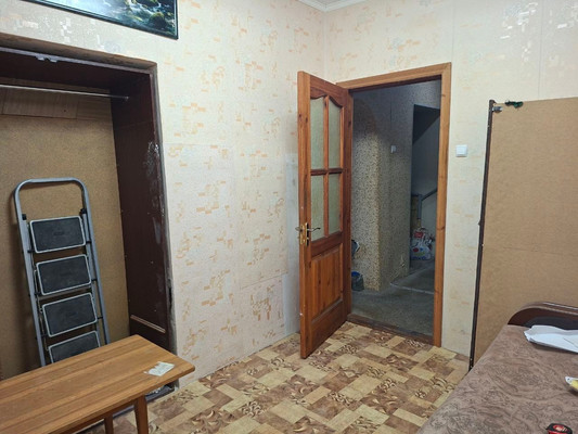 Продам двухкомнатную (2-комн.) квартиру, Сергеева-Ценского ул, 31, Симферополь г