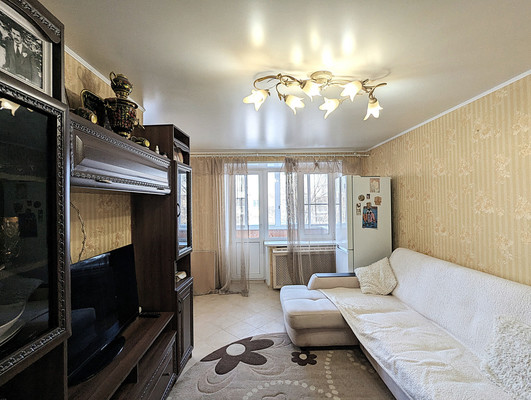 Продам двухкомнатную (2-комн.) квартиру, 50 лет Октября (Климовск мкр.) пр-кт, 19А, Подольск г