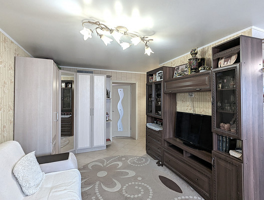 Продам двухкомнатную (2-комн.) квартиру, 50 лет Октября (Климовск мкр.) пр-кт, 19А, Подольск г