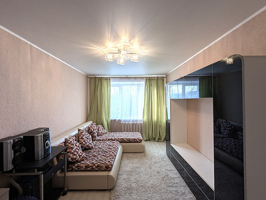 Продам двухкомнатную (2-комн.) квартиру, 50 лет Октября (Климовск мкр.) пр-кт, 19А, Подольск г