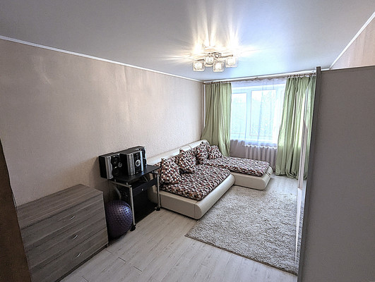 Продам двухкомнатную (2-комн.) квартиру, 50 лет Октября (Климовск мкр.) пр-кт, 19А, Подольск г