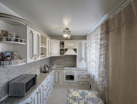 Продам двухкомнатную (2-комн.) квартиру, 50 лет Октября (Климовск мкр.) пр-кт, 19А, Подольск г