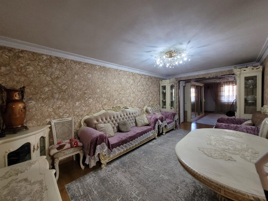 Продам трехкомнатную (3-комн.) квартиру, имени Гагарина Юрия Алексеевича ул, 10, Баксан г