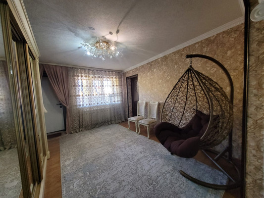 Продам трехкомнатную (3-комн.) квартиру, имени Гагарина Юрия Алексеевича ул, 10, Баксан г