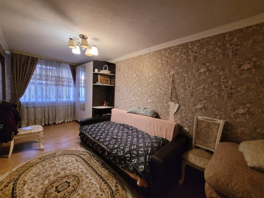 Продам трехкомнатную (3-комн.) квартиру, имени Гагарина Юрия Алексеевича ул, 10, Баксан г