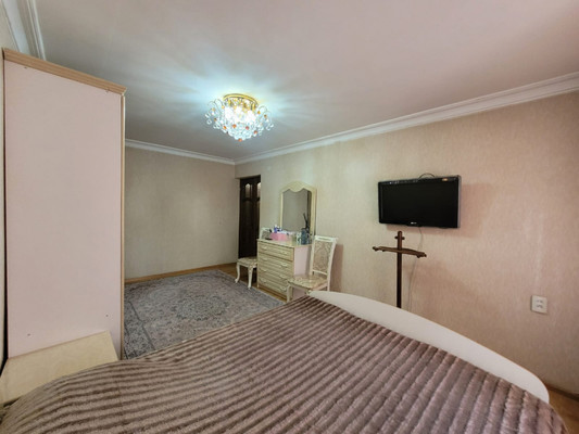 Продам трехкомнатную (3-комн.) квартиру, имени Гагарина Юрия Алексеевича ул, 10, Баксан г