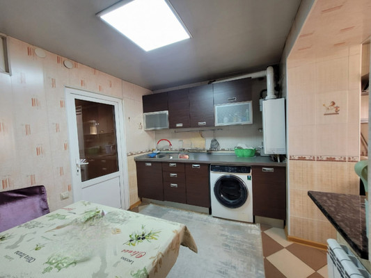 Продам трехкомнатную (3-комн.) квартиру, имени Гагарина Юрия Алексеевича ул, 10, Баксан г