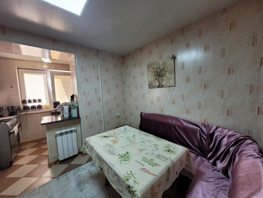 Продам трехкомнатную (3-комн.) квартиру, имени Гагарина Юрия Алексеевича ул, 10, Баксан г