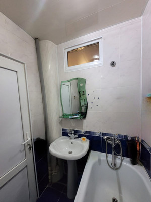 Продам трехкомнатную (3-комн.) квартиру, имени Гагарина Юрия Алексеевича ул, 10, Баксан г