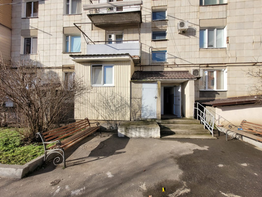 Продам трехкомнатную (3-комн.) квартиру, имени Гагарина Юрия Алексеевича ул, 10, Баксан г